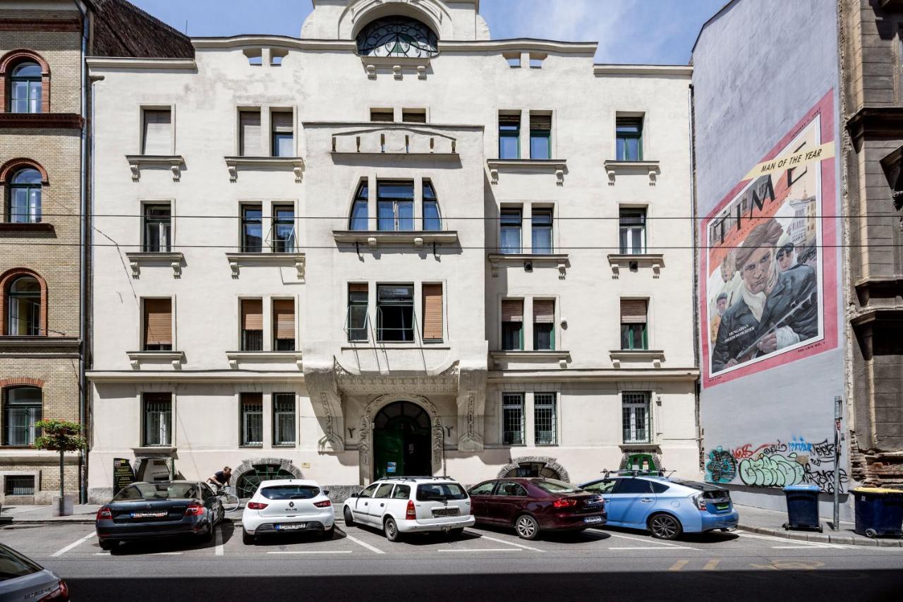 Hungarian Rebelian With Ac, Budapest